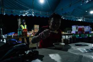 BIB: 
                            <button type="button" onclick="openModal(28154274)" class="btn btn-primary btn-sm float-right btn-popup" data-toggle="modal" data-target=".modal-high-quality">
                        <i class="fas fa-shopping-cart"></i> Add to Cart
                    </button>
                                            <button type="button" onclick="isThisMe(28154274, true)" class="btn btn-success btn-sm float-right btn-popup btn-isme hidden" data-toggle="tooltip" data-placement="bottom" title="นี่คือรูปของคุณใช่ไหม คลิกที่นี่เพื่อเอาเข้าอัลบั้ม">
                        <i class="fas fa-plus"></i> Add to album
                    </button>
                    <button type="button" onclick="isThisMe(28154274, false)" class="btn btn-warning btn-sm float-right btn-popup btn-isnotme hidden">
                        <i class="fas fa-ban"></i> Remove from album
                    </button>